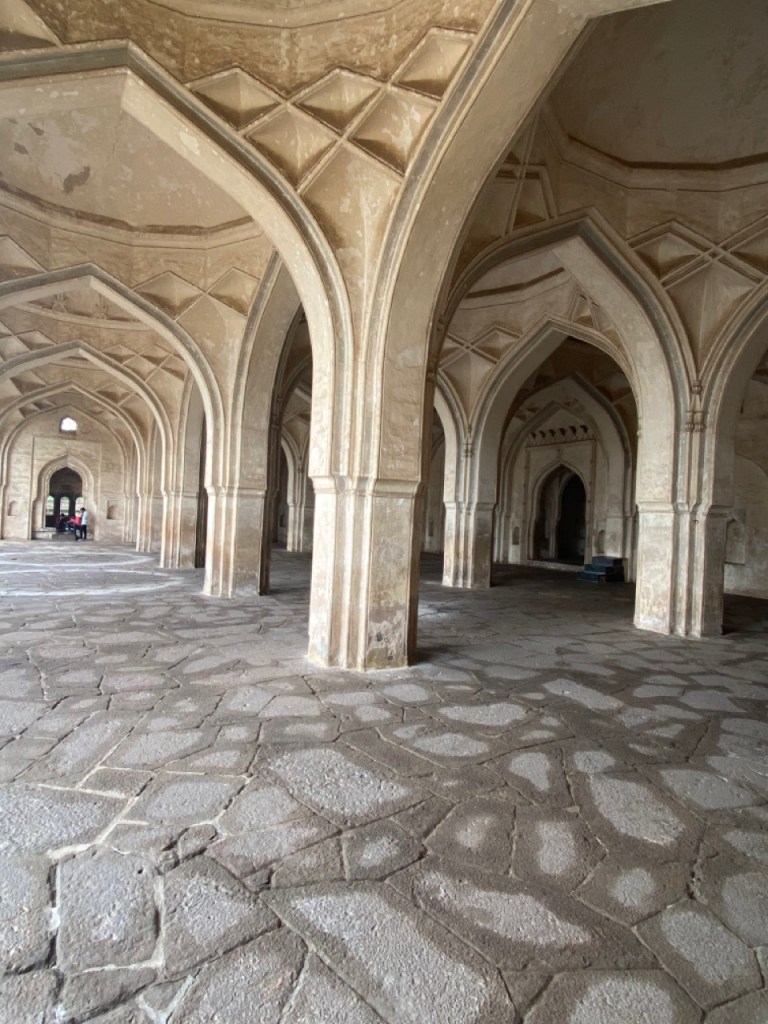 The mosque in Ibrahim Roza