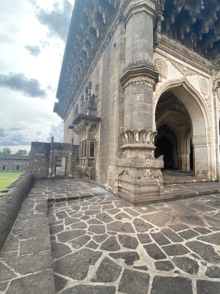 The mosque in Ibrahim Roza