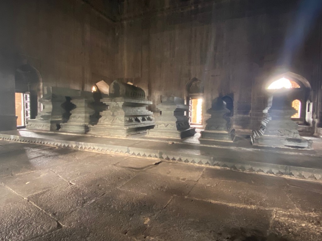 Tombs in the Ibrahim Roza 