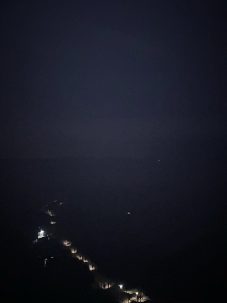 Awating the sunrise, Nongjrong